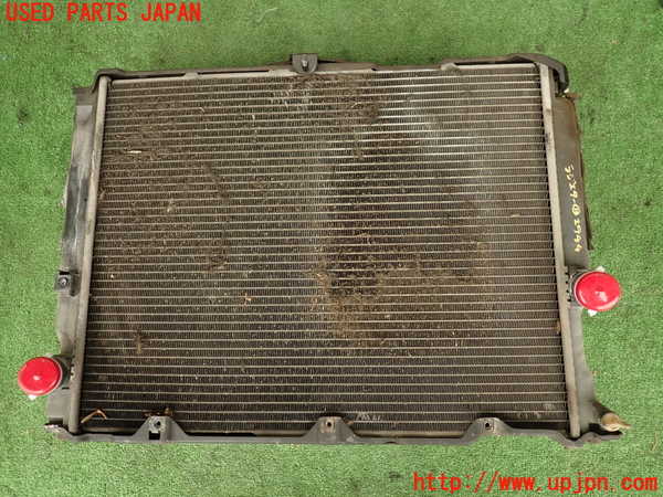 2UPJ-29442321]ハイエースワゴン100系(KZH106W)ラジエーター1 ジャンク品 中古_m0001.jpg