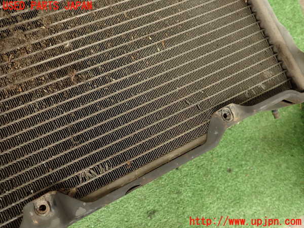 2UPJ-29442321]ハイエースワゴン100系(KZH106W)ラジエーター1 ジャンク品 中古_m0002.jpg