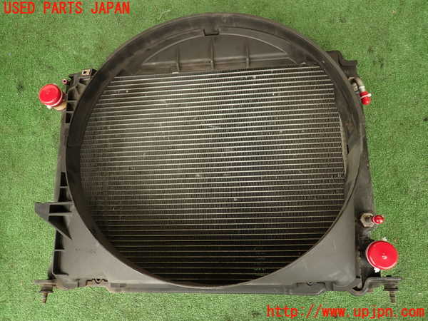 2UPJ-29442321]ハイエースワゴン100系(KZH106W)ラジエーター1 ジャンク品 中古_m0003.jpg
