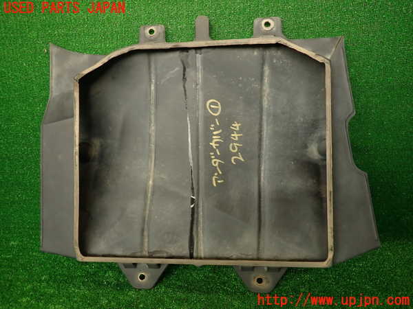 2UPJ-29441721]ハイエースワゴン100系(KZH106W)アンダーカバー1 中古_m0004.jpg