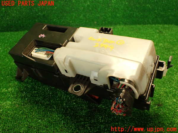 2UPJ-29446741]ハイエースワゴン100系(KZH106W)ヒューズボックス1 中古_m0002.jpg
