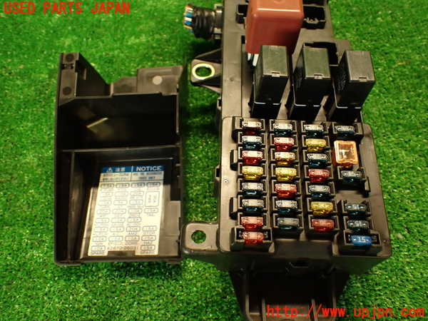 2UPJ-29446741]ハイエースワゴン100系(KZH106W)ヒューズボックス1 中古_m0004.jpg