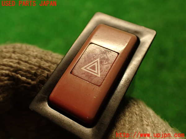 2UPJ-29446290]ハイエースワゴン100系(KZH106W)ハザードスイッチ 中古_m0002.jpg