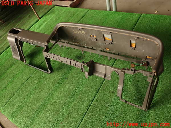 2UPJ-29447505]ハイエースワゴン100系(KZH106W)ダッシュボード 中古_m0001.jpg