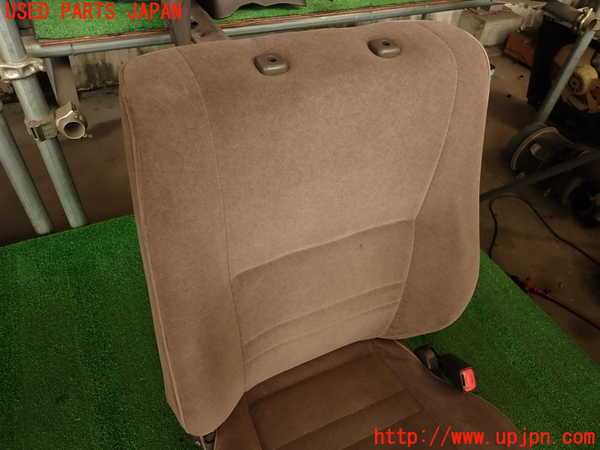 2UPJ-29447035]ハイエースワゴン100系(KZH106W)運転席シート 中古_m0001.jpg