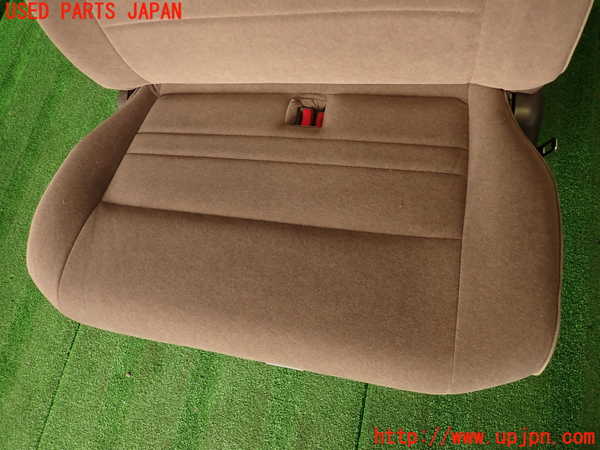 2UPJ-29447145]ハイエースワゴン100系(KZH106W)右2列目シート 中古_m0002.jpg