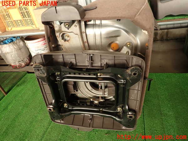 2UPJ-29447145]ハイエースワゴン100系(KZH106W)右2列目シート 中古_m0005.jpg
