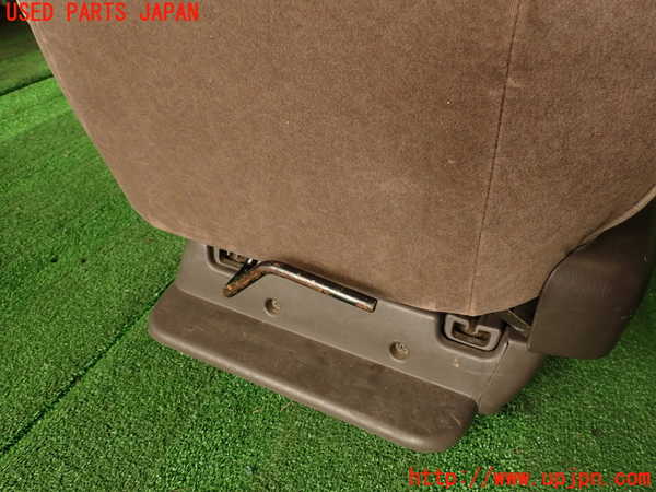 2UPJ-29447175]ハイエースワゴン100系(KZH106W)左2列目シート 中古_m0003.jpg