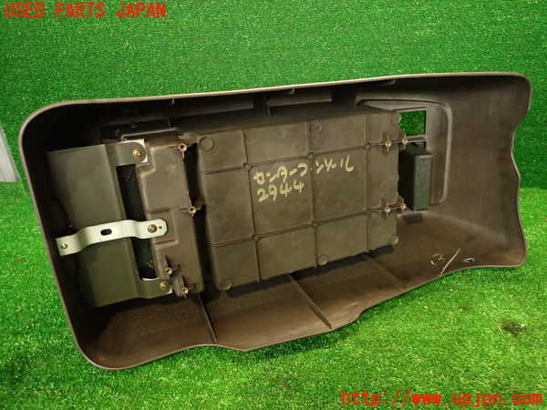 2UPJ-29447540]ハイエースワゴン100系(KZH106W)センターコンソール 中古_m0005.jpg