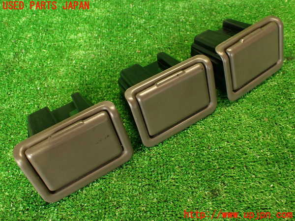 2UPJ-29447822]ハイエースワゴン100系(KZH106W)灰皿2 中古_m0001.jpg