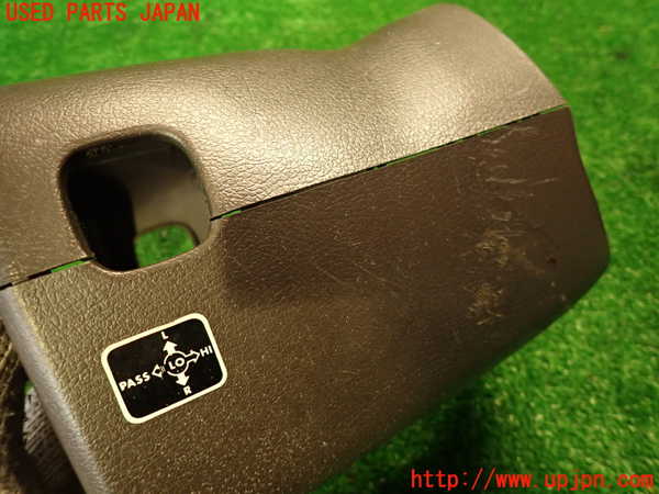 2UPJ-29447905]ハイエースワゴン100系(KZH106W)コラムカバー 中古_m0003.jpg