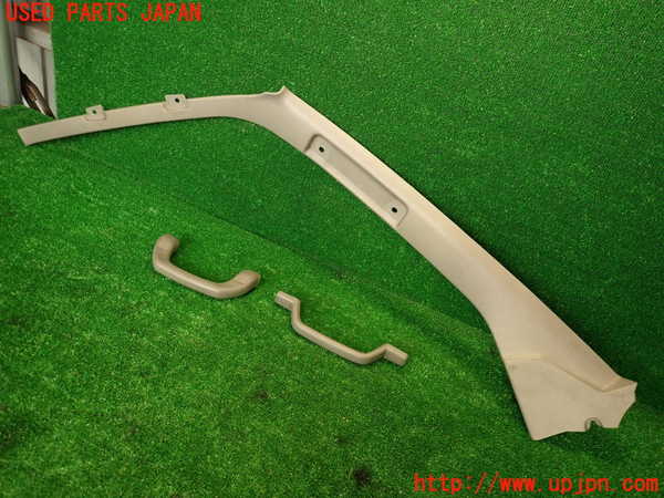 2UPJ-29447660]ハイエースワゴン100系(KZH106W)左フロントピラートリム 中古_m0001.jpg