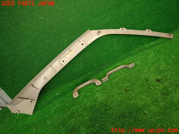 2UPJ-29447660]ハイエースワゴン100系(KZH106W)左フロントピラートリム 中古_m0004.jpg