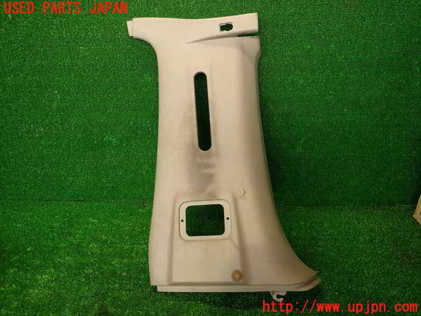 2UPJ-29447665]ハイエースワゴン100系(KZH106W)右センターピラートリム 中古_m0001.jpg