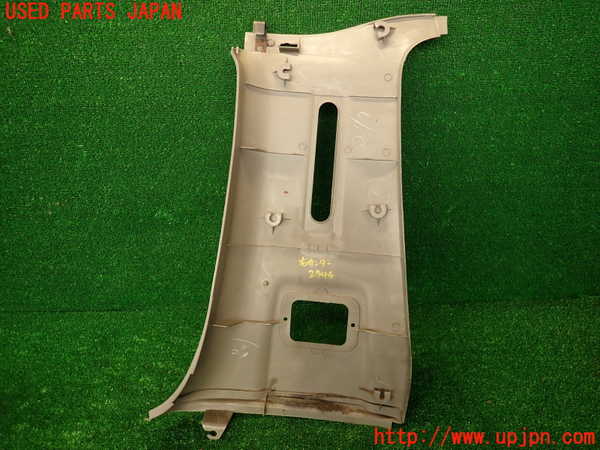 2UPJ-29447665]ハイエースワゴン100系(KZH106W)右センターピラートリム 中古_m0005.jpg