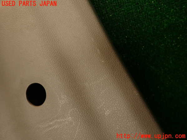 2UPJ-29447675]ハイエースワゴン100系(KZH106W)右リアピラートリム 中古_m0004.jpg