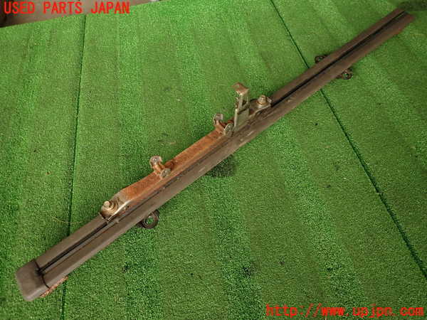 2UPJ-29447496]ハイエースワゴン100系(KZH106W)シートレール①1 ジャンク品 中古_m0001.jpg