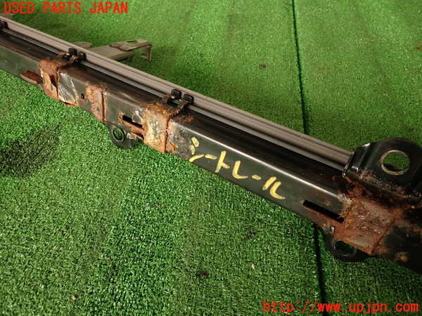 2UPJ-29447496]ハイエースワゴン100系(KZH106W)シートレール①1 ジャンク品 中古_m0004.jpg