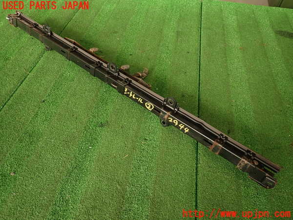 2UPJ-29447497]ハイエースワゴン100系(KZH106W)シートレール②2 中古_m0004.jpg