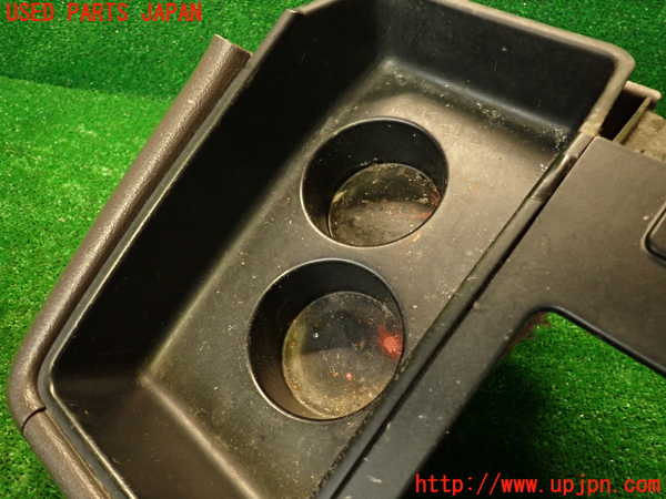2UPJ-29447810]ハイエースワゴン100系(KZH106W)ドリンクホルダー 中古_m0004.jpg
