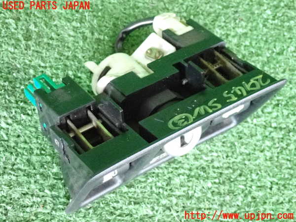 2UPJ-29456308]ソアラ(JZZ31)スイッチ3 (トランクオープナー、フューエルリッド) 中古 レクサス・SC430_m0002.jpg