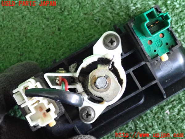 2UPJ-29456308]ソアラ(JZZ31)スイッチ3 (トランクオープナー、フューエルリッド) 中古 レクサス・SC430_m0004.jpg