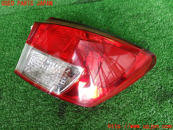 5UPJ-29461530]レクサス・IS F(USE20)右テールランプ 中古_m0001.jpg