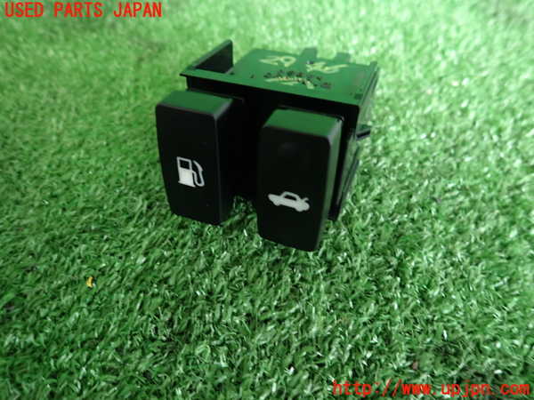 2UPJ-29466309]レクサス・IS F(USE20)スイッチ4 (給油口、トランク) 中古_m0001.jpg