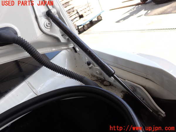 2UPJ-29471506]BMW M2 クーペ(1H30)トランクダンパー 中古_m0001.jpg