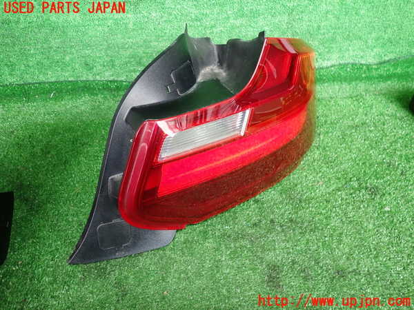 2UPJ-29471530]BMW M2 クーペ(1H30)(F87)右テールランプ 中古_m0002.jpg