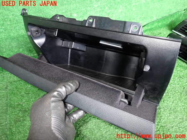 2UPJ-29477516]BMW M2 クーペ(1H30)(F87)グローブボックス1 中古_m0003.jpg