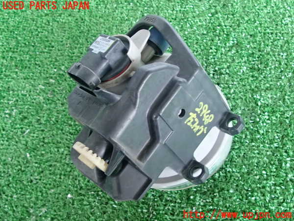 2UPJ-29481182]プリウス(ZVW30)左フォグ 中古_m0002.jpg