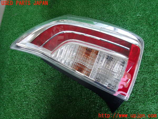 2UPJ-29481530]プリウス(ZVW30)右テールランプ 中古_m0001.jpg