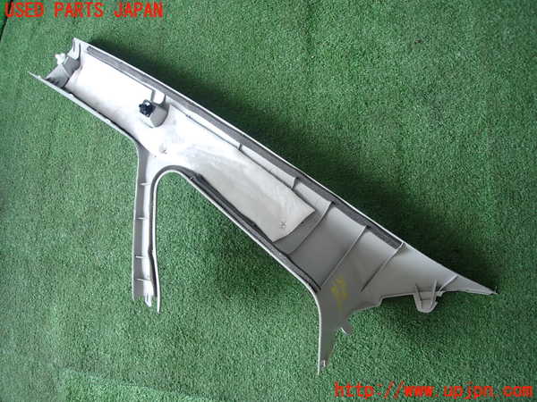 2UPJ-29487655]プリウス(ZVW30)右フロントピラートリム 中古_m0002.jpg