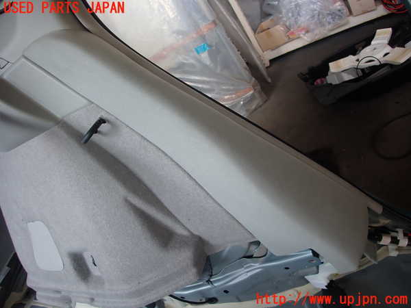 2UPJ-29487680]プリウス(ZVW30)左リアピラートリム 中古_m0004.jpg