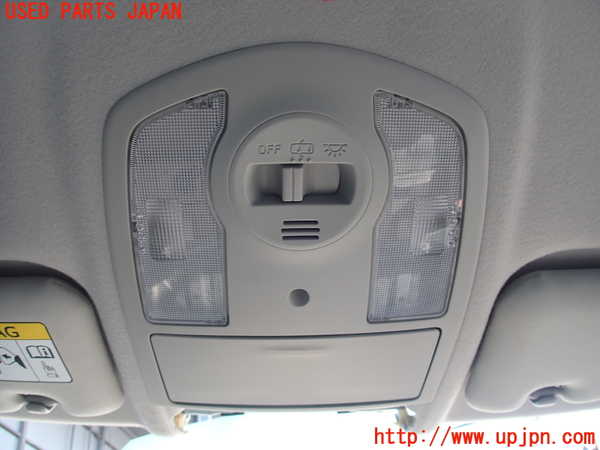 2UPJ-29486411]プリウス(ZVW30)ルームランプ1 (真中 1列目) 中古_m0001.jpg