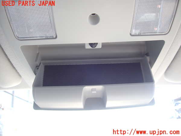 2UPJ-29486411]プリウス(ZVW30)ルームランプ1 (真中 1列目) 中古_m0002.jpg