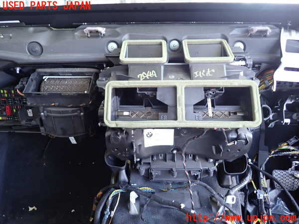 2UPJ-29496081]BMW X1(VL18)(E84系)エバポレーター1 中古_m0001.jpg