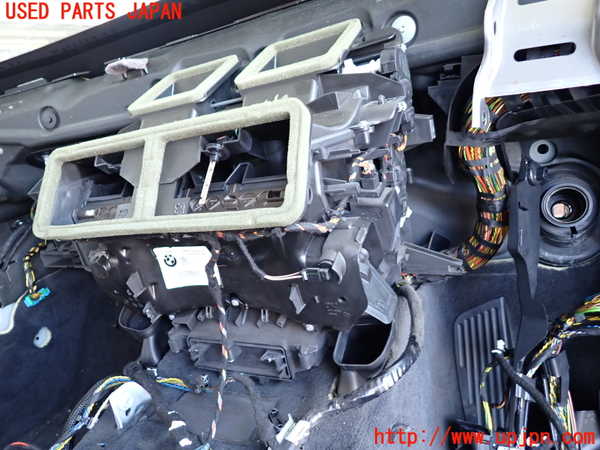 2UPJ-29496081]BMW X1(VL18)(E84系)エバポレーター1 中古_m0002.jpg