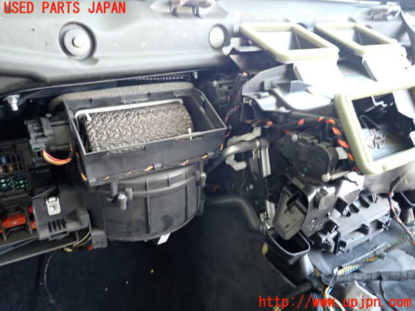 2UPJ-29496081]BMW X1(VL18)(E84系)エバポレーター1 中古_m0003.jpg