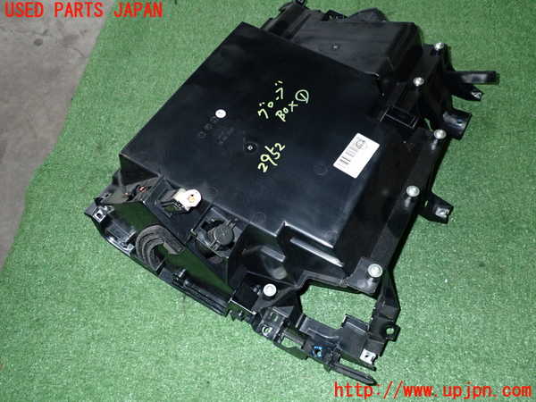 2UPJ-29527516]BMW Z4(LM25)グローブボックス1 中古 (E89)_m0003.jpg