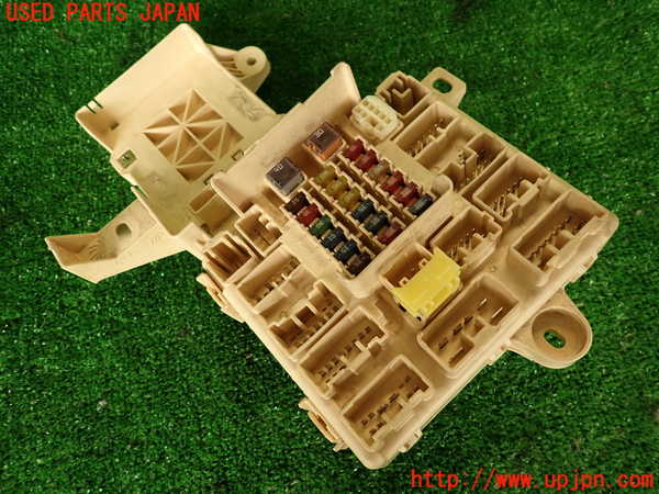 2UPJ-29536742]アルテッツァ(GXE10)ヒューズボックス2 中古_m0001.jpg