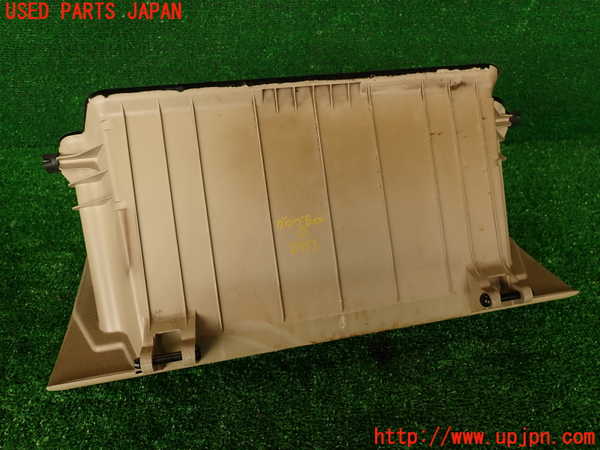 2UPJ-29537516]アルテッツァ(GXE10)グローブボックス1 中古_m0005.jpg