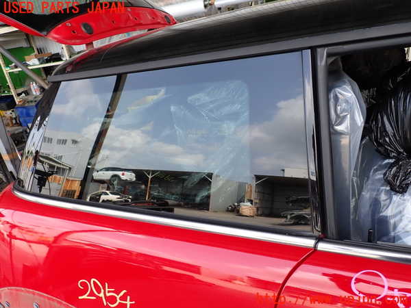 2UPJ-29541380]BMW ミニ(MINI)ジョンクーパーワークス(JCW)(MFJCW)右クォーターガラス 中古 (R56)_m0001.jpg