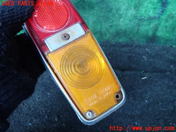 5UPJ-29561530]三菱ジープ(J37)右テールランプ 中古_m0003.jpg