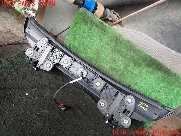1UPJ-29571520]ポルシェ・パナメーラ 4(970CWA)リアスポイラー 中古_m0003.jpg