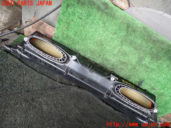 1UPJ-29572560]ポルシェ・パナメーラ 4(970CWA)エアクリーナーボックス 中古_m0001.jpg