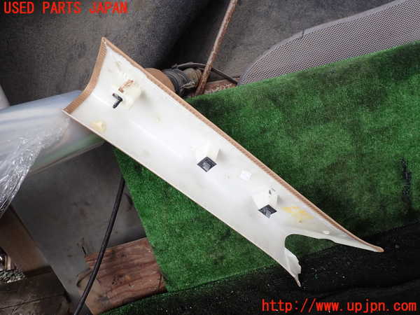1UPJ-29577655]ポルシェ・パナメーラ 4(970CWA)右フロントピラートリム 中古_m0002.jpg