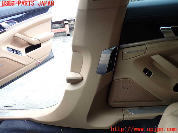 1UPJ-29577665]ポルシェ・パナメーラ 4(970CWA)右センターピラートリム 中古_m0003.jpg