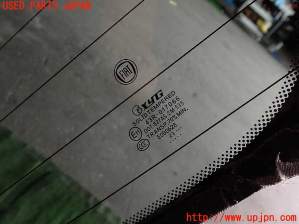 1UPJ-29581560]フィアット・500C(31212)リアガラス 中古 XYG M-535 43R-017066_m0003.jpg